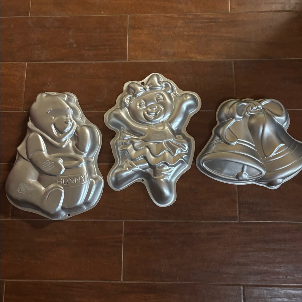 Silver Teddy Bear Cake Pan and bells cake pan Winnie the Pooh